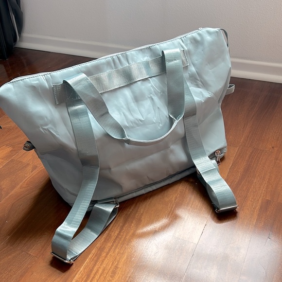 Expandable foldable Travel Duffel Bag, Large Expandable Weekender Carry-on Tote - Picture 3 of 4